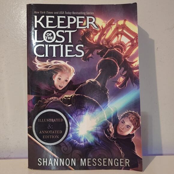 Keeper of the Lost Cities Illustrated & Annotated Edition: Book One - GOOD - Picture 1 of 1